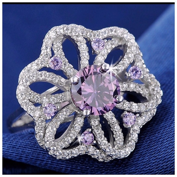 Swarovski Crystals The Delina Flower Ring - Picture 5 of 5